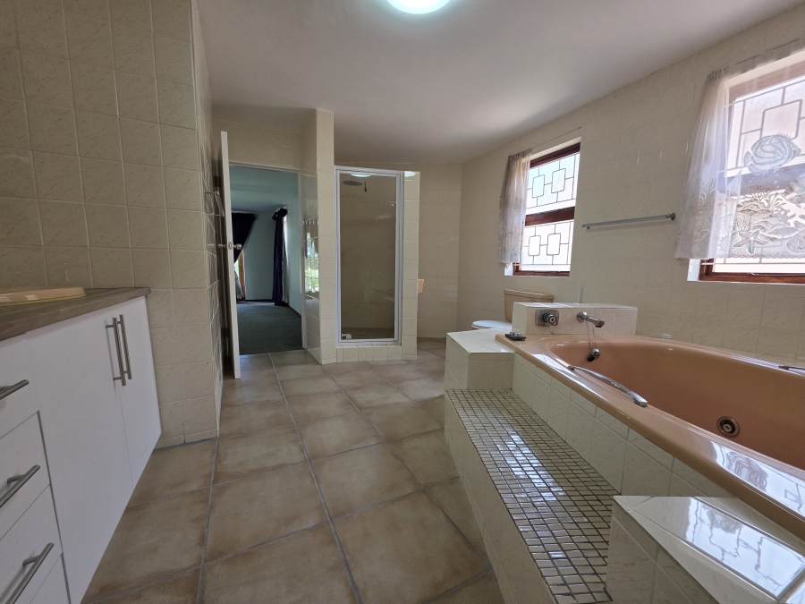 5 Bedroom Property for Sale in Bayview Western Cape